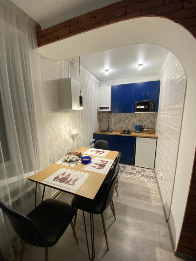Люкс Апартаменти «Д.І.М.» Kamianets-Podilskyi Ngoại thất bức ảnh